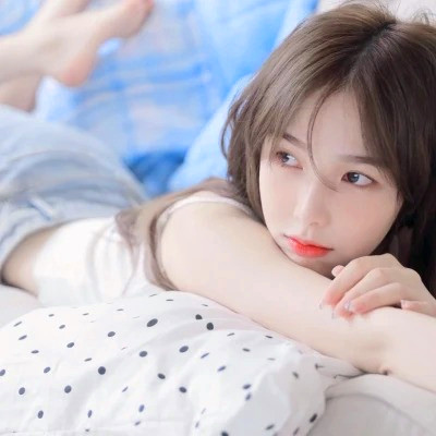 简单干净小清新头像女