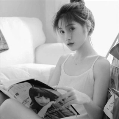 黑白清新头像唯美女生真人图片