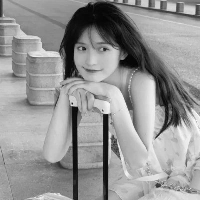 黑白清新头像唯美女生真人图片