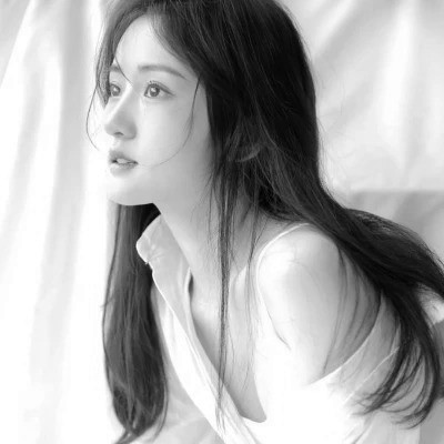 黑白清新头像唯美女生真人图片