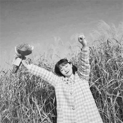 头像女生可爱萌气质黑白真人图片