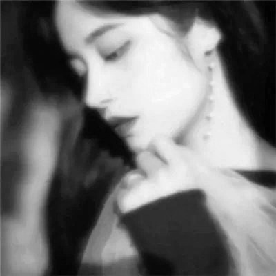 头像女生可爱萌气质黑白真人图片