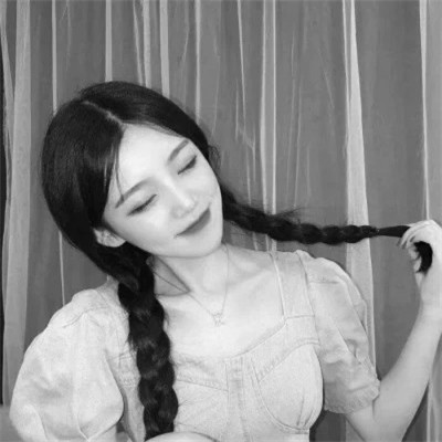 头像女生可爱萌气质黑白真人图片