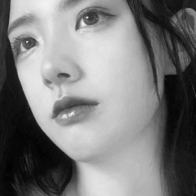 头像女生可爱萌气质黑白真人图片