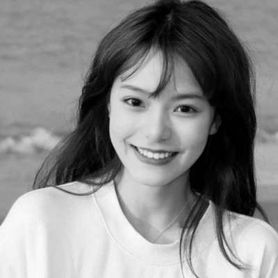 头像女生可爱萌气质黑白真人图片