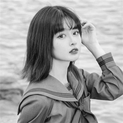头像女生可爱萌气质黑白真人图片