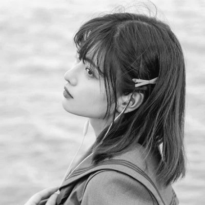 头像女生可爱萌气质黑白真人图片