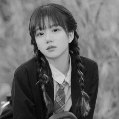 头像女生可爱萌气质黑白真人图片