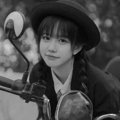 头像女生可爱萌气质黑白真人图片