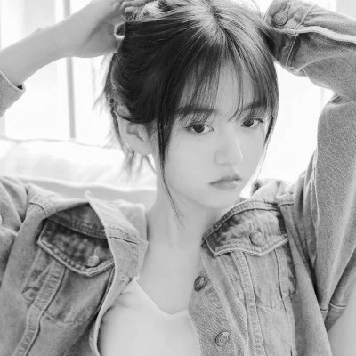 头像女生可爱萌气质黑白真人图片