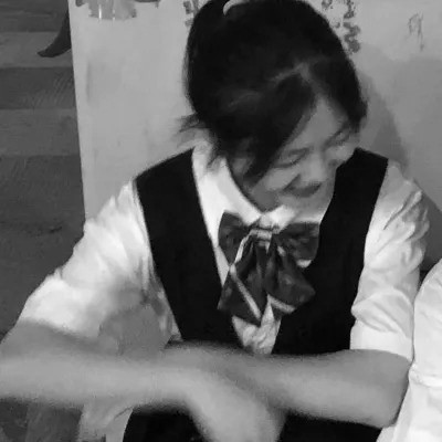 头像女生可爱萌气质黑白真人图片