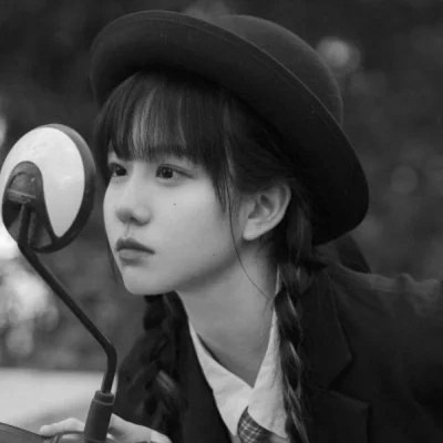 头像女生可爱萌气质黑白真人图片