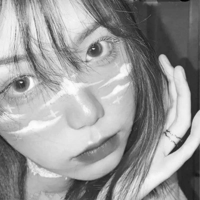 头像女生可爱萌气质黑白真人图片