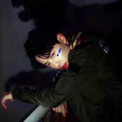 值得长期不换的男生头像图片