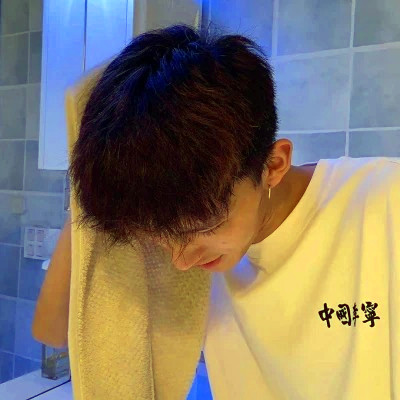 值得长期不换的男生头像图片