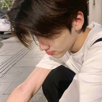 值得长期不换的男生头像图片