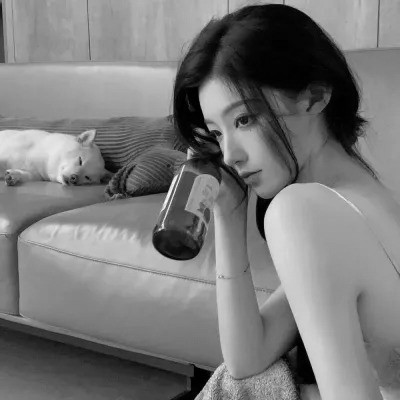 黑白头像女生可爱高清图片