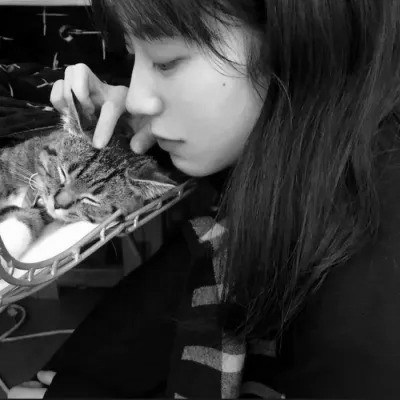 黑白头像女生可爱高清图片