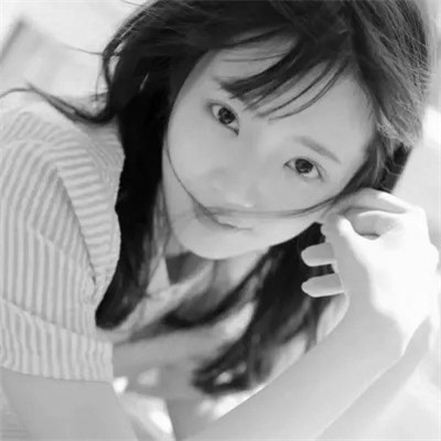 黑白头像女生可爱高清图片