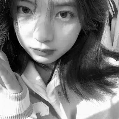 黑白头像女生可爱高清图片