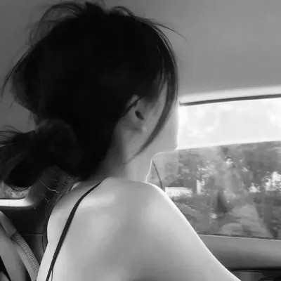 黑白头像女生可爱高清图片