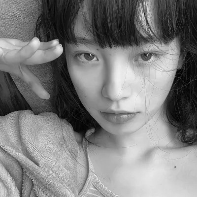 黑白头像女生可爱高清图片