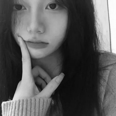 黑白头像女生可爱高清图片