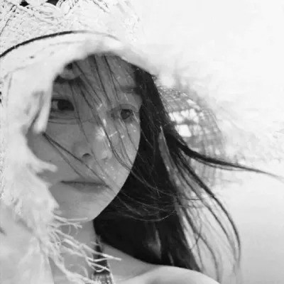 黑白头像女生可爱高清图片