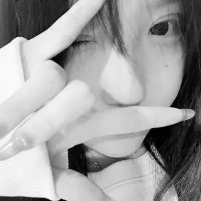 黑白头像女生可爱高清图片