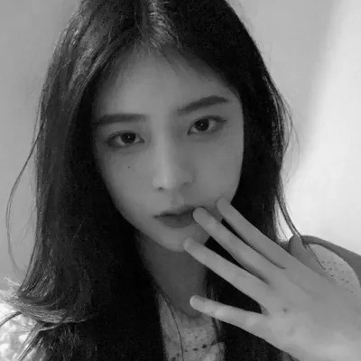 黑白头像女生可爱高清图片