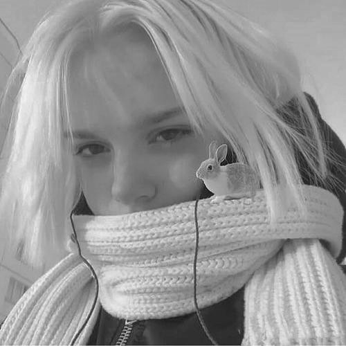 欧美高级感黑白头像