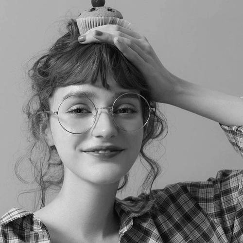 欧美高级感黑白头像