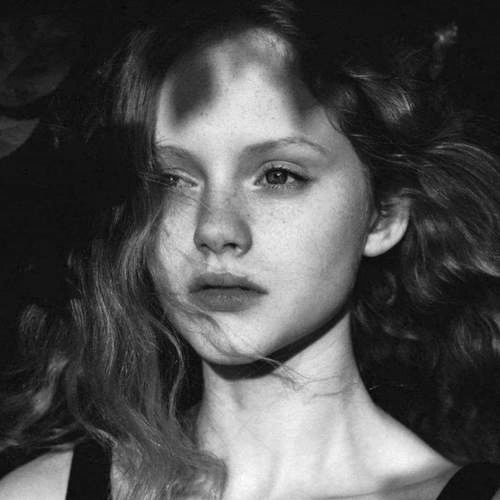 欧美高级感黑白头像