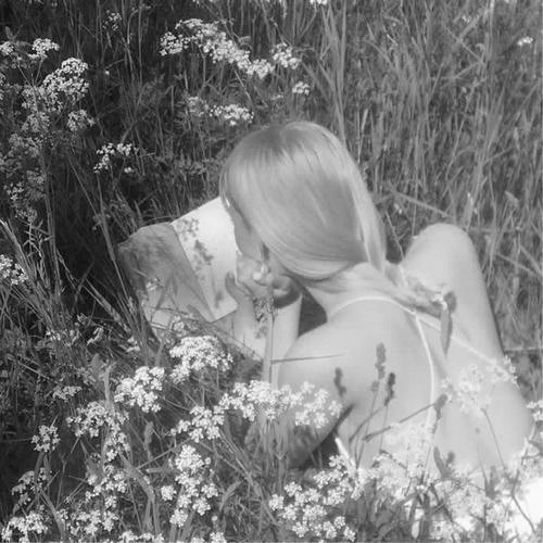 欧美高级感黑白头像