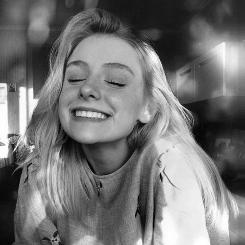 欧美高级感黑白头像