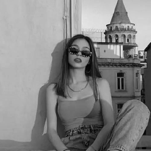 欧美高级感黑白头像