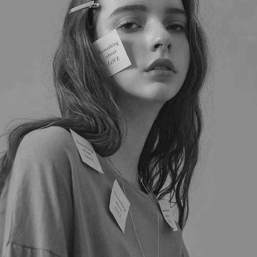 欧美高级感黑白头像