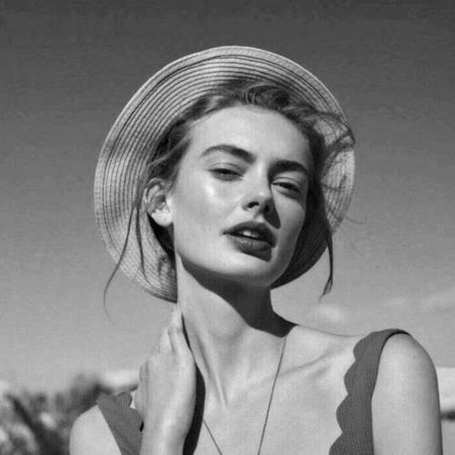 欧美高级感黑白头像