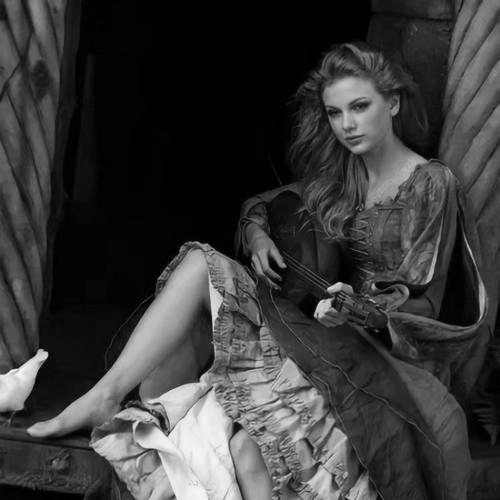 欧美高级感黑白头像