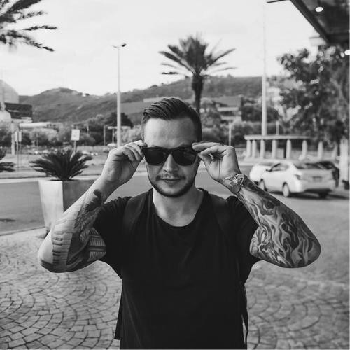 欧美高级感黑白头像