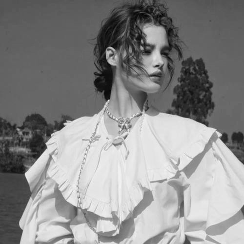 欧美高级感黑白头像