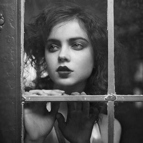 欧美高级感黑白头像