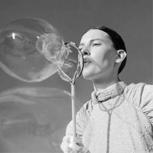 欧美高级感黑白头像