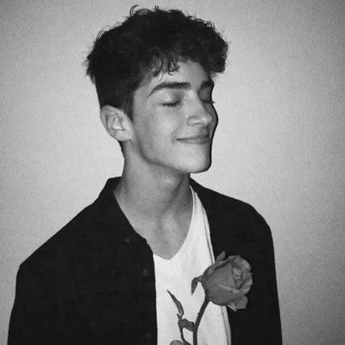 欧美高级感黑白头像