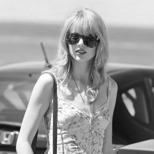 欧美高级感黑白头像