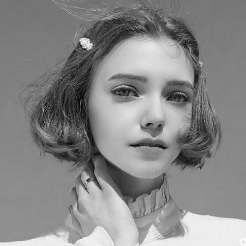 欧美高级感黑白头像