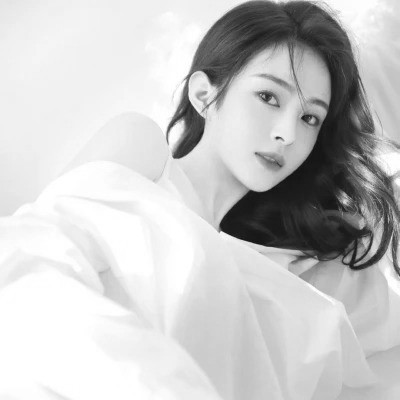 黑白头像女气质干净高清图片