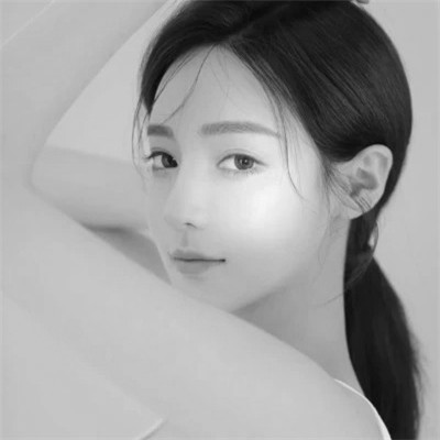 黑白头像女气质干净高清图片