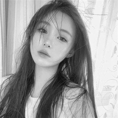黑白头像女气质干净高清图片