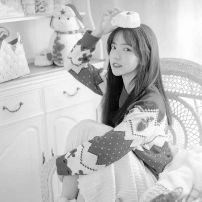 美女黑白系女生头像图片